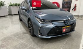 TOYOTA COROLLA SEDAN SEG HV 2024
