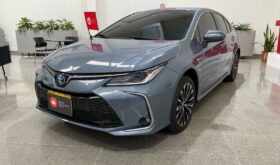 TOYOTA COROLLA SEDAN SEG HV 2024