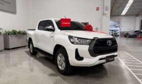 TOYOTA HILUX 2.7 GASOLINA MT 2022