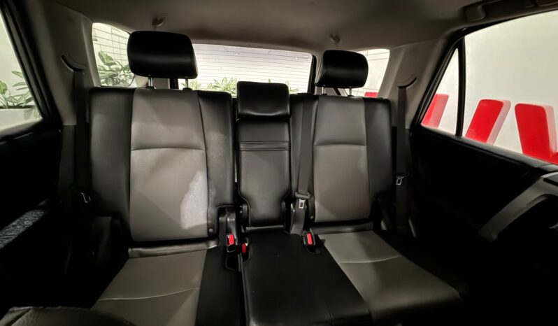 TOYOTA 4RUNNER SR5 2017 full