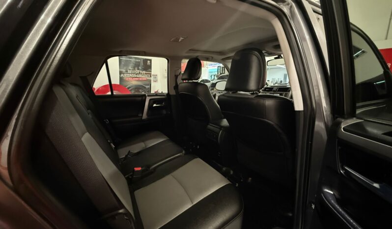 TOYOTA 4RUNNER SR5 2017 full