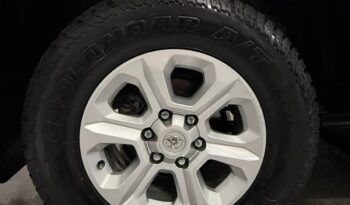 TOYOTA 4RUNNER SR5 2017 full