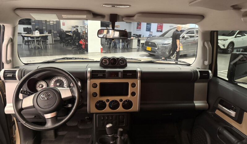 TOYOTA FJ CRUISER 2023 full