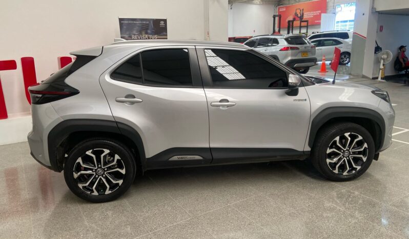 
TOYOTA YARIS CROSS XLS HIBRIDO 2023 full									