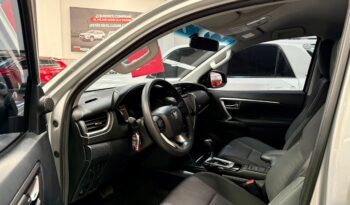 TOYOTA FORTUNER SR 2.4 DIESEL 4×2 2021 full