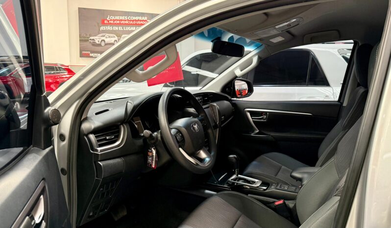 TOYOTA FORTUNER SR 2.4 DIESEL 4×2 2021 full