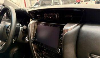 TOYOTA FORTUNER SR 2.4 DIESEL 4×2 2021 full
