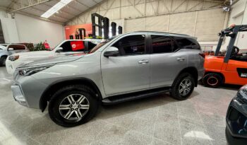 TOYOTA FORTUNER SR 2.4 DIESEL 4×2 2021 full