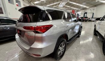 TOYOTA FORTUNER SR 2.4 DIESEL 4×2 2021 full