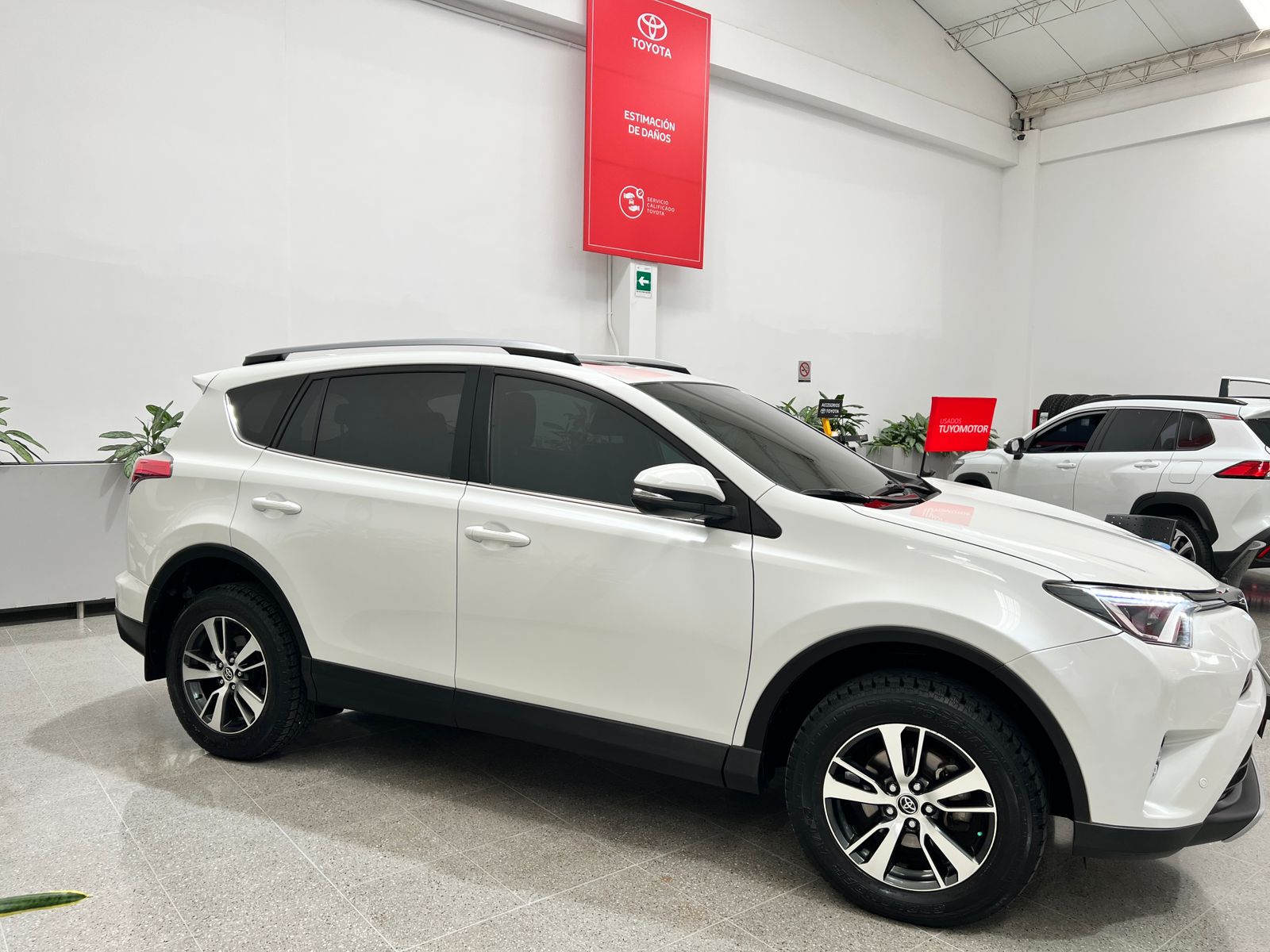 TOYOTA RAV4 2.5 4×4 X-ROAD 2017