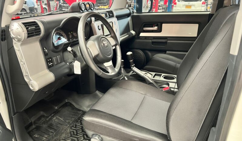 
TOYOTA  FJ CRUISER 2021 full									