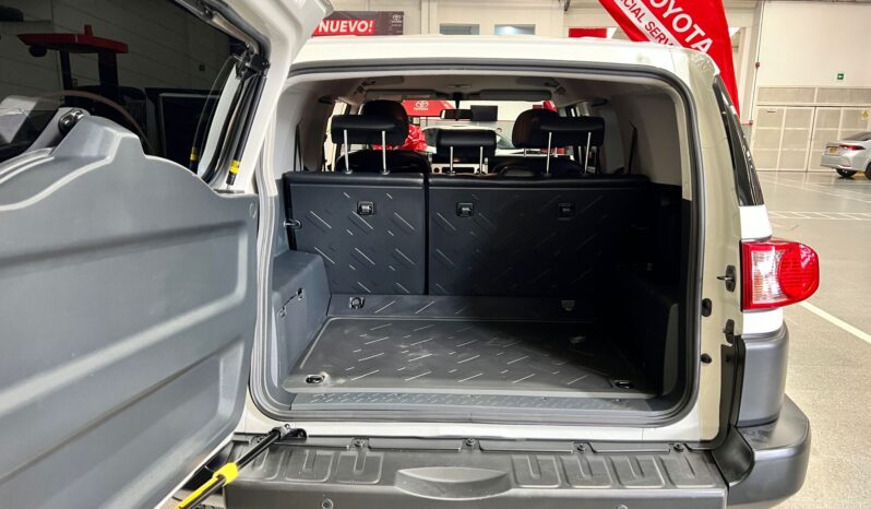 
TOYOTA  FJ CRUISER 2021 full									