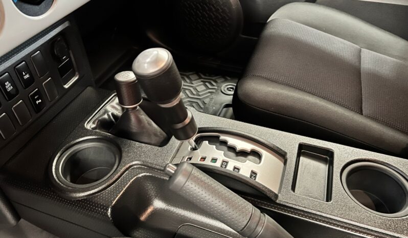 
TOYOTA  FJ CRUISER 2021 full									