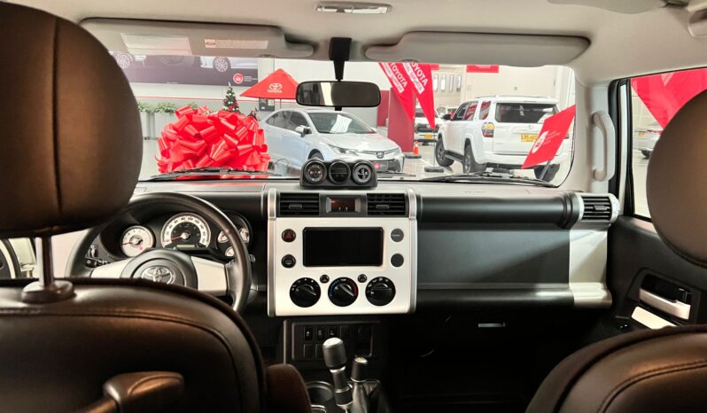 
TOYOTA  FJ CRUISER 2021 full									