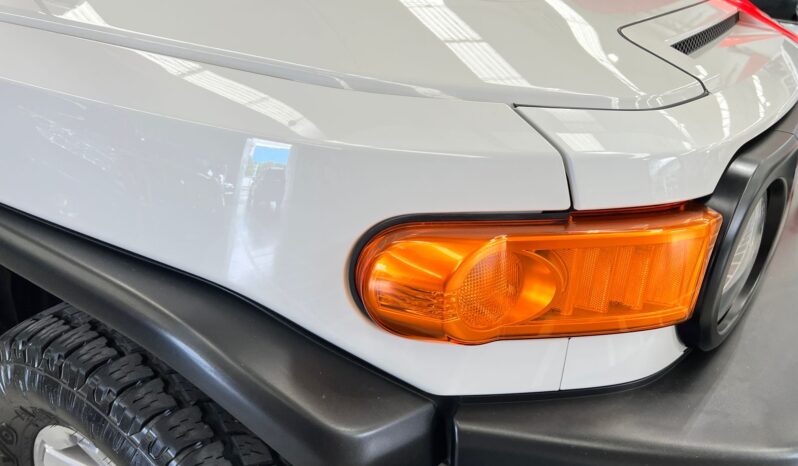 
TOYOTA  FJ CRUISER 2021 full									