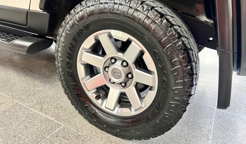 
TOYOTA  FJ CRUISER 2021 full									