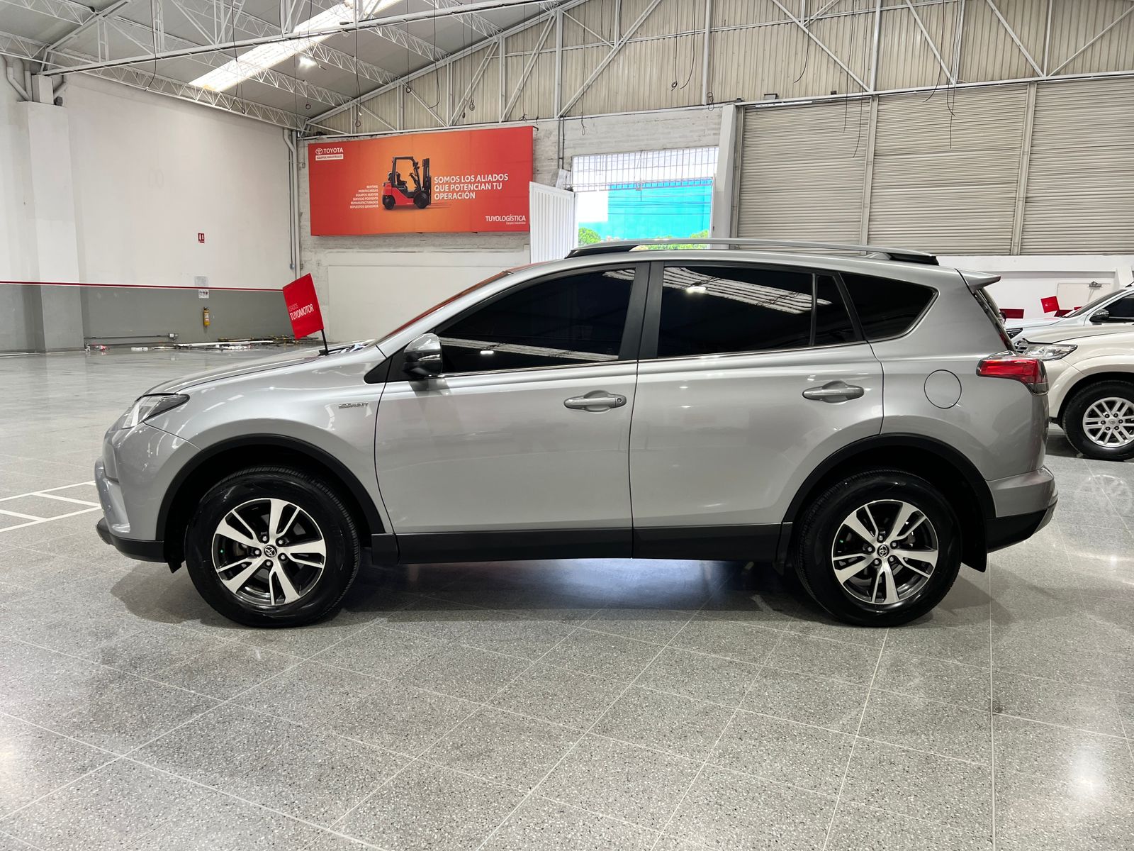 TOYOTA RAV4 2.5 4×2 2017