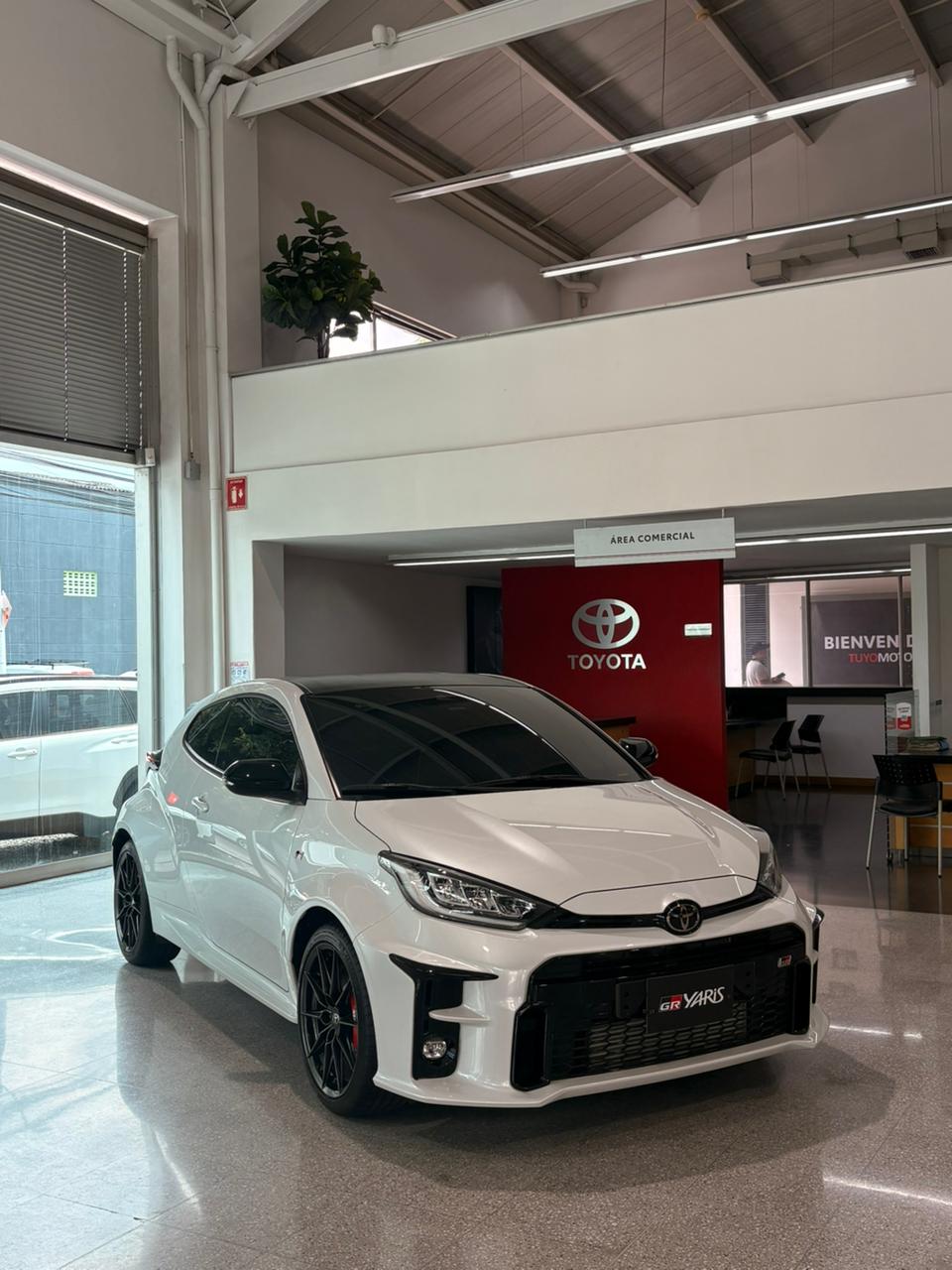 YARIS GR 2024 BLANCO