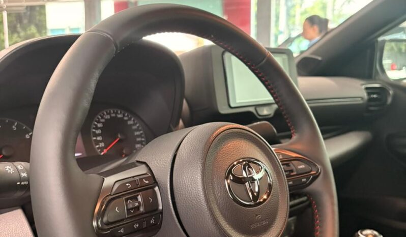 
YARIS GR 2024 BLANCO full									