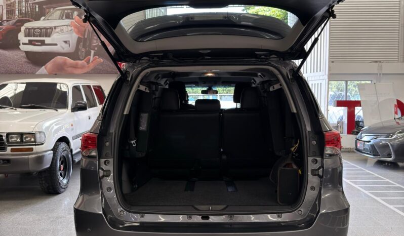 
								FORTUNER 2,4 4X2 DIESEL AT 2019 full									