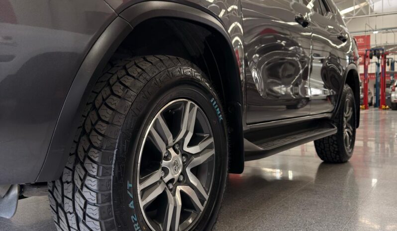 
								FORTUNER 2,4 4X2 DIESEL AT 2019 full									