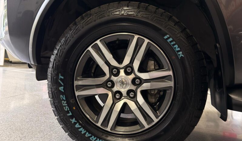 
								FORTUNER 2,4 4X2 DIESEL AT 2019 full									