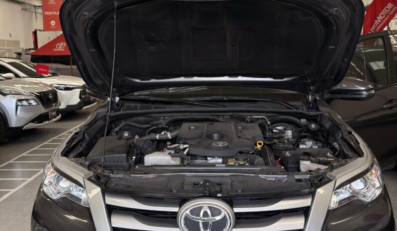 
								FORTUNER 2,4 4X2 DIESEL AT 2019 full									