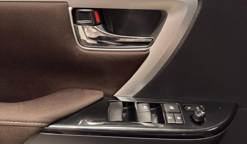 
								FORTUNER 2,4 4X2 DIESEL AT 2020 full									
