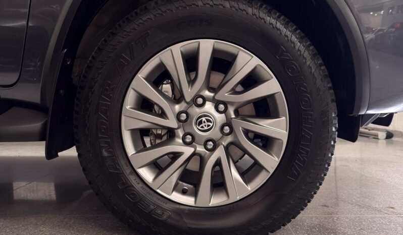 
								FORTUNER 2,4 4X2 DIESEL AT 2023 full									