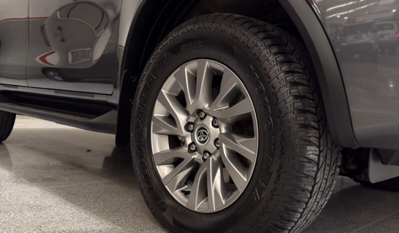 
								FORTUNER 2,4 4X2 DIESEL AT 2023 full									