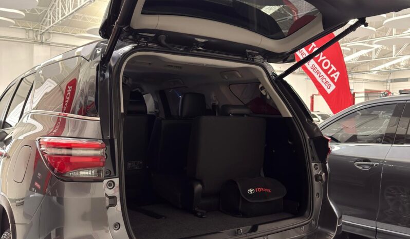 
								FORTUNER 2,4 4X2 DIESEL AT 2023 full									