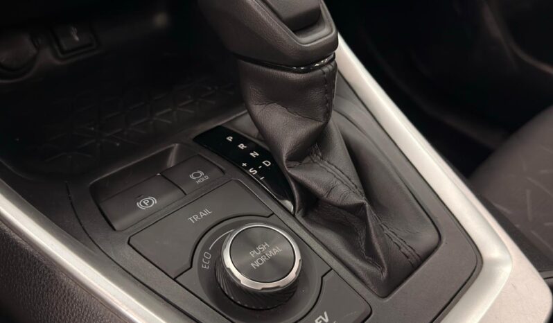 
								RAV4 XLE HV 2021 GRIS METALICO full									