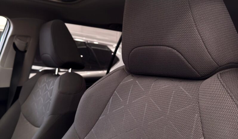 
								RAV4 XLE HV 2021 GRIS METALICO full									