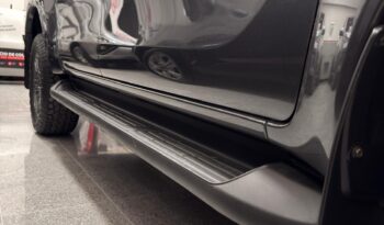 
										HILUX 2,4 4X4 DIESEL AT 2023 GRIS METALICO full									