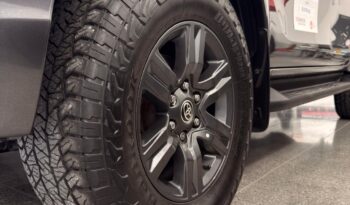 
										HILUX 2,4 4X4 DIESEL AT 2023 GRIS METALICO full									