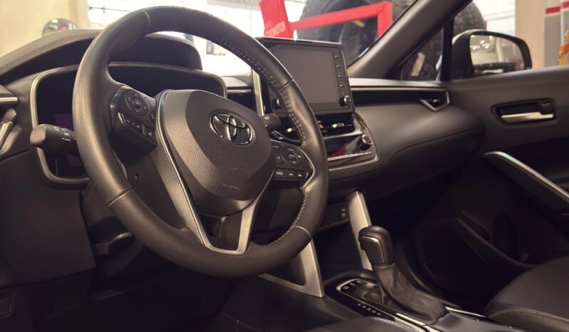 
								COROLLA CROSS SEG HV 2022 PLATA full									