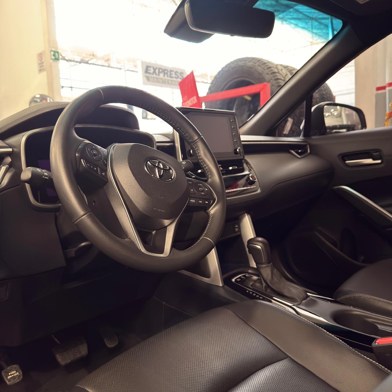COROLLA CROSS SEG HV 2022 PLATA