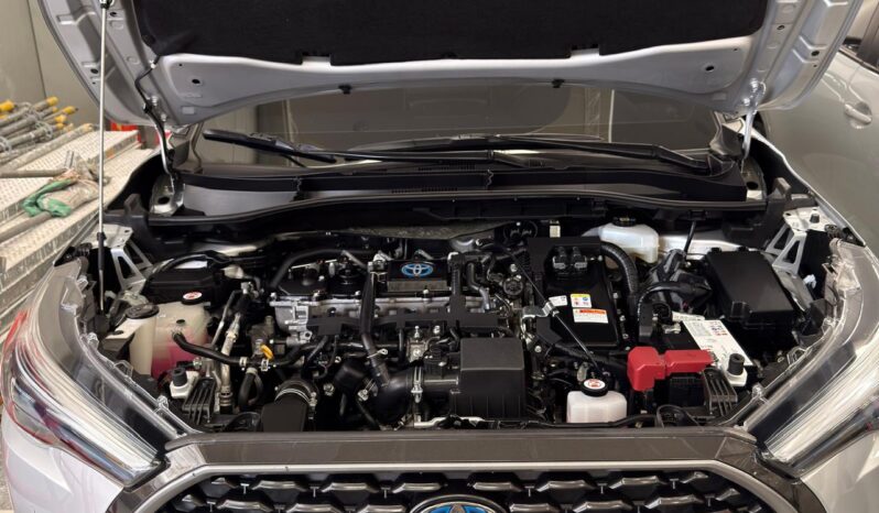 
								COROLLA CROSS SEG HV 2022 PLATA full									