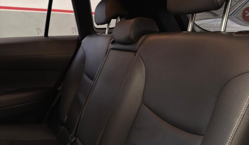 
								COROLLA CROSS SEG HV 2022 PLATA full									