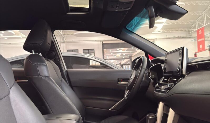 
								COROLLA CROSS SEG HV 2022 PLATA full									