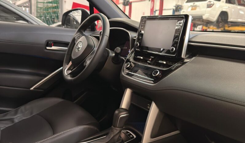 
								COROLLA CROSS SEG HV 2022 PLATA full									
