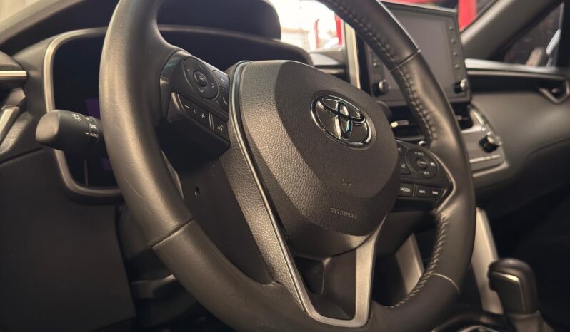 
								COROLLA CROSS SEG HV 2022 PLATA full									