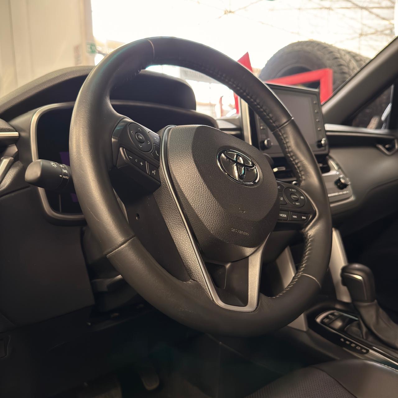 COROLLA CROSS SEG HV 2022 PLATA