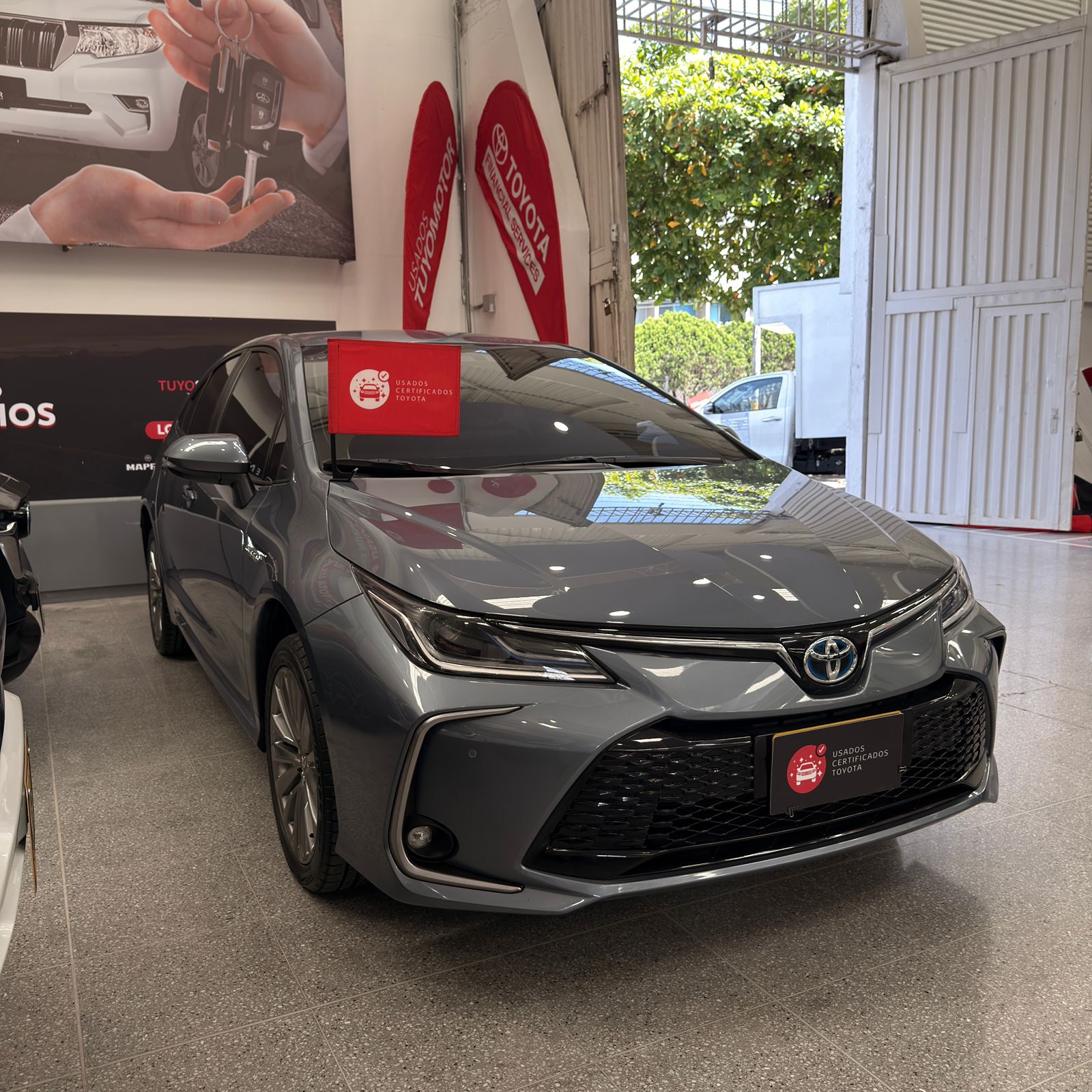COROLLA XEI HV 2024 GRIS CELESTE