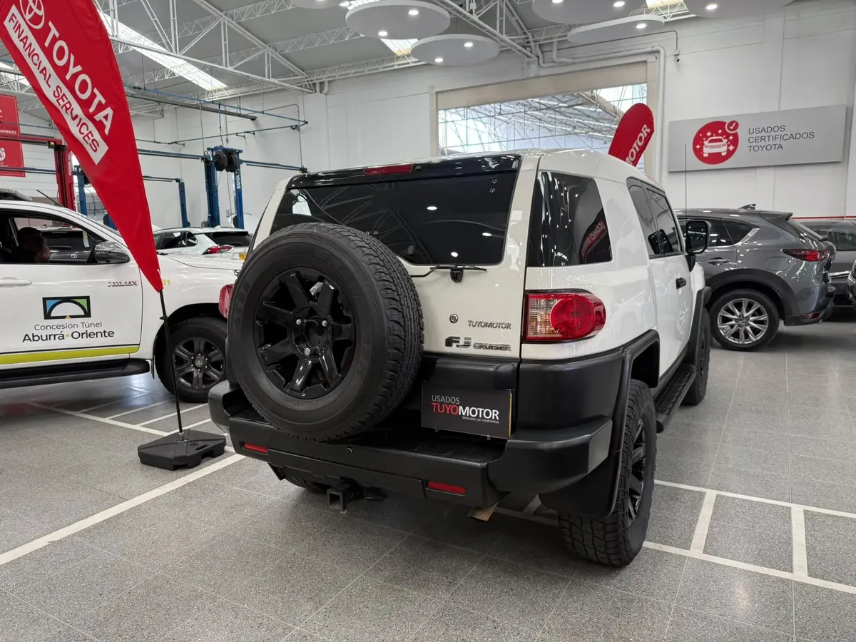 FJ CRUISER 2019