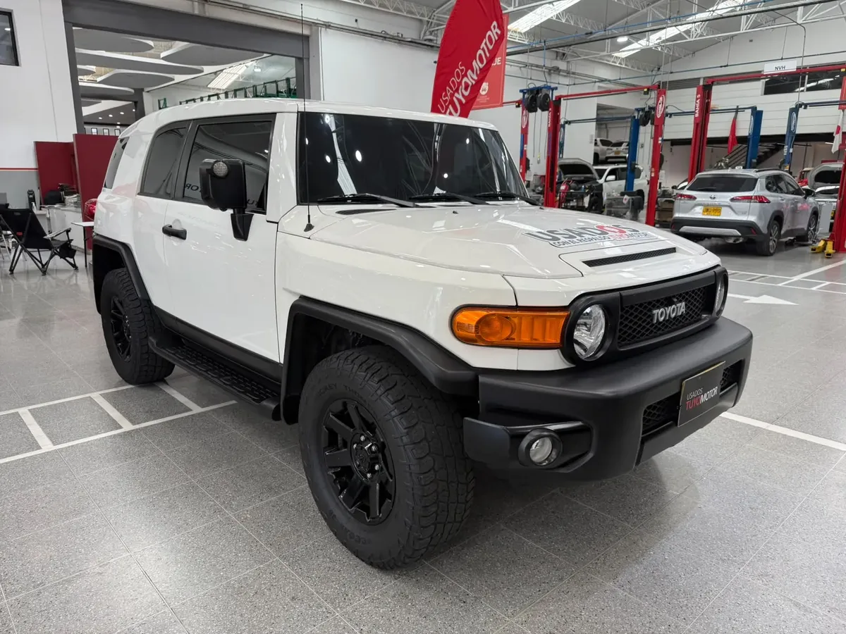 FJ CRUISER 2019