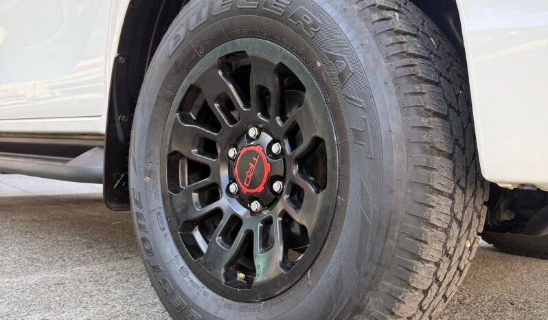 
								HILUX SRV 2,4 DIESEL 4X4 AT 2021 full									