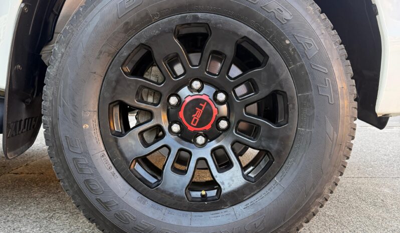 
								HILUX SRV 2,4 DIESEL 4X4 AT 2021 full									