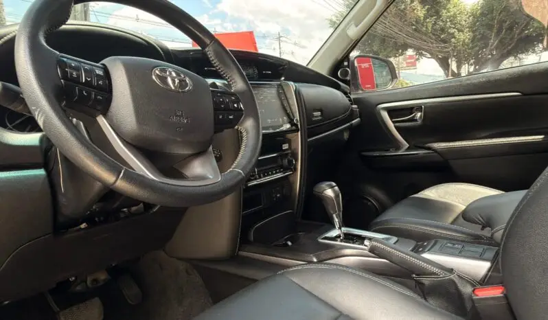 
								FORTUNER 2.4 DIESEL SRV 2022 full									