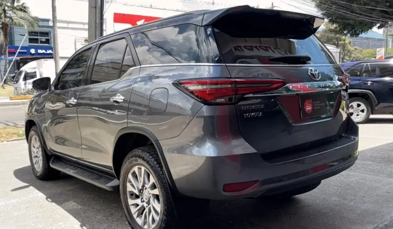 
								FORTUNER 2.4 DIESEL SRV 2022 full									